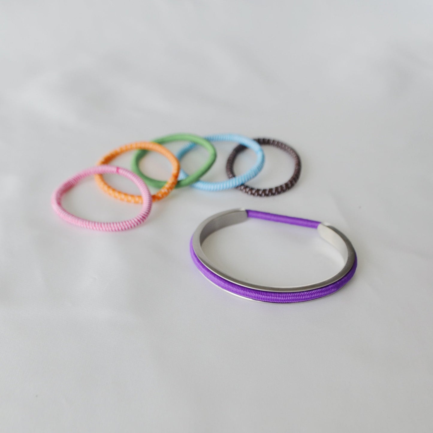 Stijlvolle Haarelastiek Armband - 1+1 Gratis!