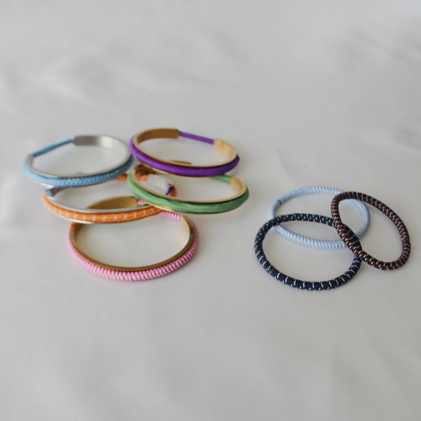 Stijlvolle Haarelastiek Armband - 1+1 Gratis!